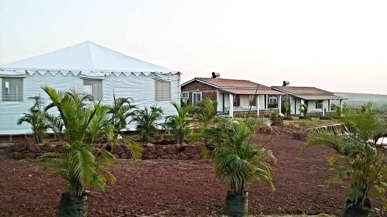 Palm Springs Lake Resort Jaitapur Exterior foto